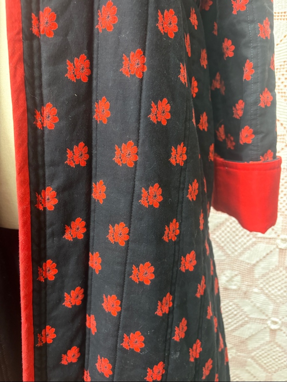 Vintage Black & Red Floral Quilted Duster Robe – Gothic Prairie - Picture 11 of 13